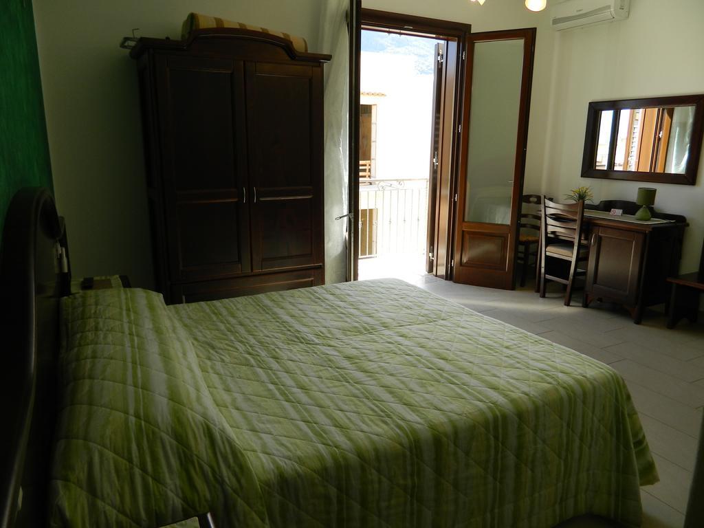 Baia Santa Margherita B&B Castelluzzo Habitación foto