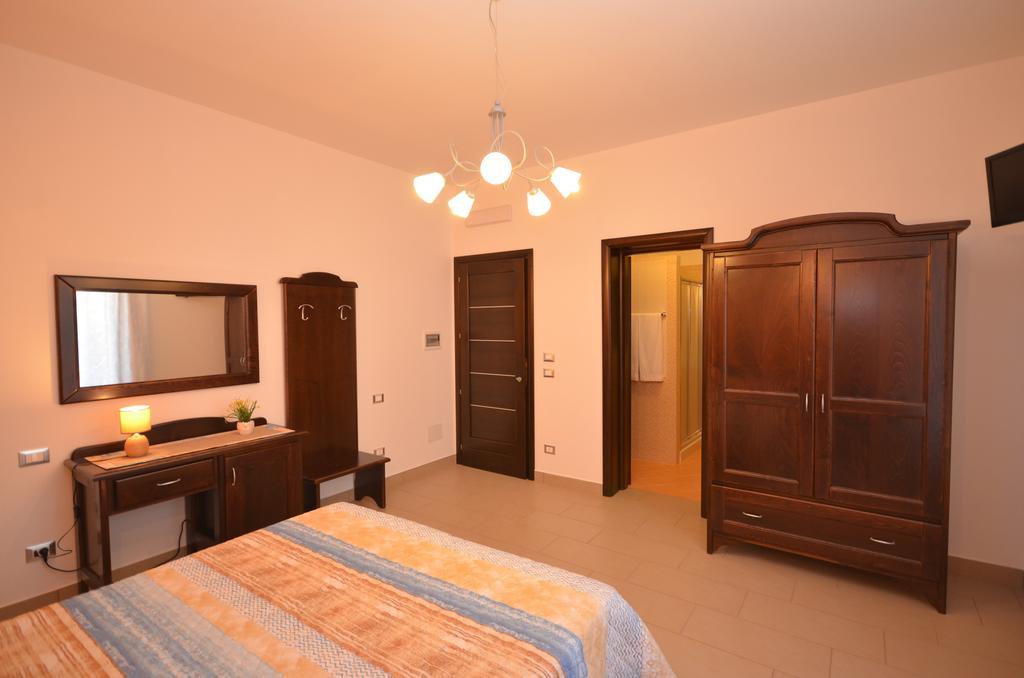 Baia Santa Margherita B&B Castelluzzo Habitación foto