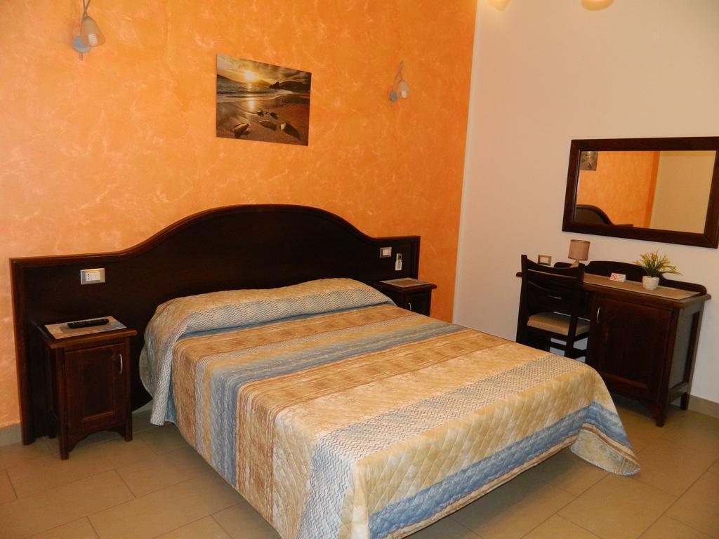 Baia Santa Margherita B&B Castelluzzo Habitación foto